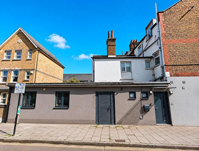 1 Bedroom Flat To Rent In A Evering Road, London, N16