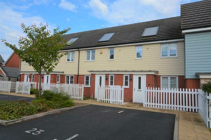 2 Bedroom Terraced House To Rent In Bellefield, Slough, SL1