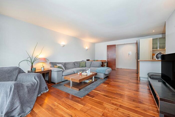 2 Bedroom Flat For Sale In Gainsborough Studios North, Poole Street, N1