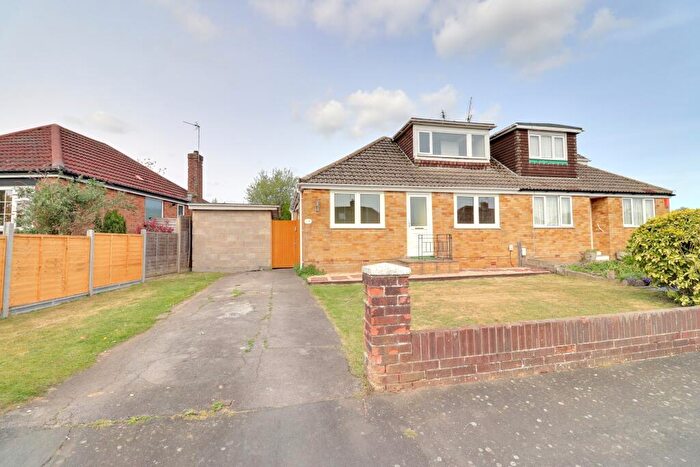 3 Bedroom Semi-Detached Bungalow For Sale In Alten Road, Waterlooville, PO7