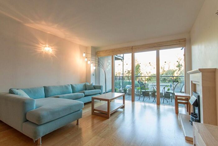 2 Bedroom Flat To Rent In Riverside Place, Cambridge, CB5