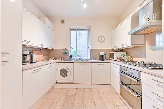 2 Bedroom Flat For Sale In Napier Place, Holland Park, London, W14