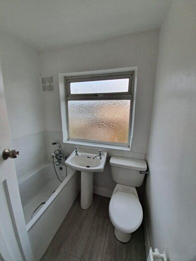 3 Bedroom Terraced House For Sale In Scotland Green Road, Enfield, Greater London, EN3