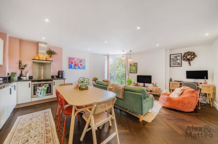 2 Bedroom Flat To Rent In Ceylon Wharf, Canada Water, SE16