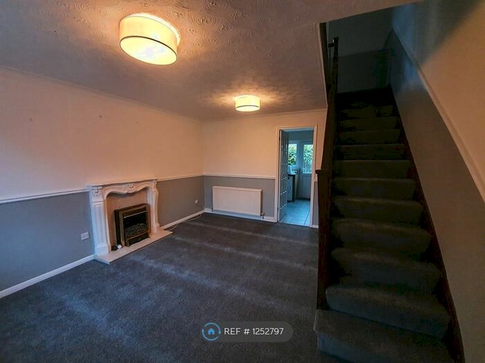 2 Bedroom End Of Terrace House To Rent In Blossom Close, Dagenham RM9