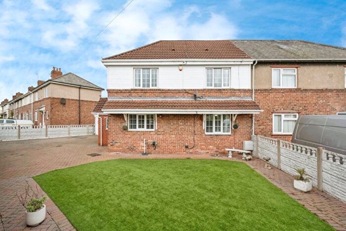 3 Bedroom Semi-Detached House For Sale In New Street, Carcroft, Doncaster, DN6