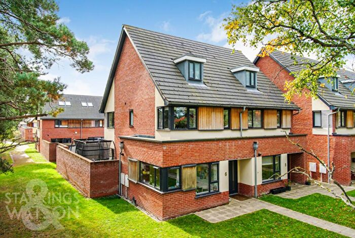 3 Bedroom Town House For Sale In Le Safferne Gardens, Norwich, NR3