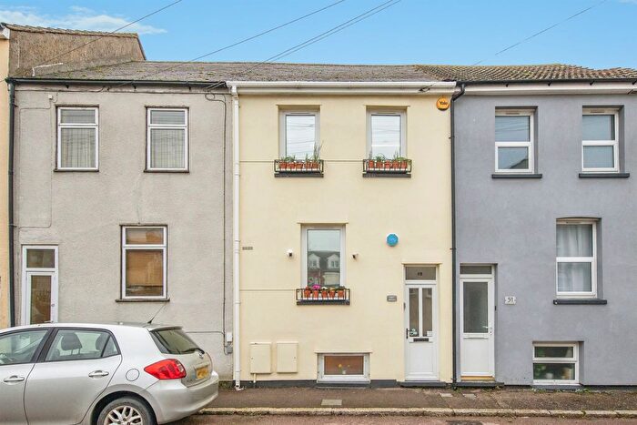 3 Bedroom Terraced House For Sale In Albemarle Street, Harwich, CO12