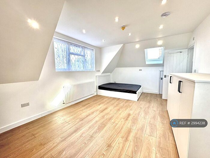Studio To Rent In Harrow View, Harrow, HA1