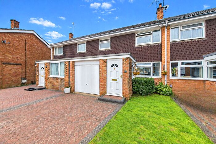 3 Bedroom Terraced House For Sale In Reynards Close, Winnersh, Wokingham, Berkshire, RG41