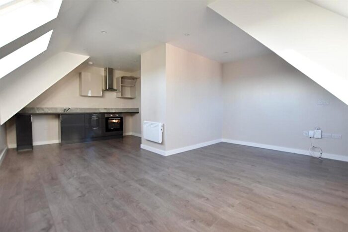 1 Bedroom Flat To Rent In Paddock Way, Hinckley, LE10