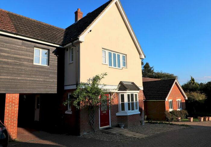 3 Bedroom Semi-Detached House To Rent In Yew Tree Hollow, Long Stratton, Norwich, NR15