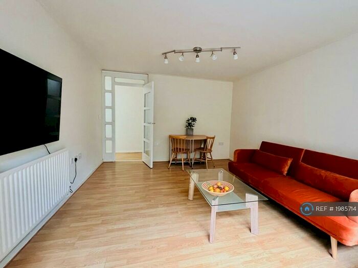 2 Bedroom Flat To Rent In Redcliffe Road, Nottingham, NG3