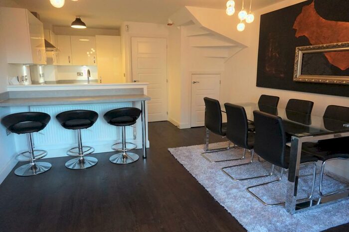 4 Bedroom Town House To Rent In Ffordd Y Mileniwm, Barry, CF62