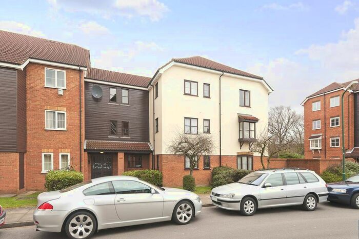 2 Bedroom Flat To Rent In Vicars Bridge Close, Alperton, Wembley, HA0