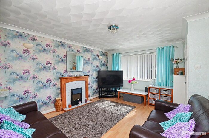 3 Bedroom Town House For Sale In Sedbergh Grove, Beechwood, WA7