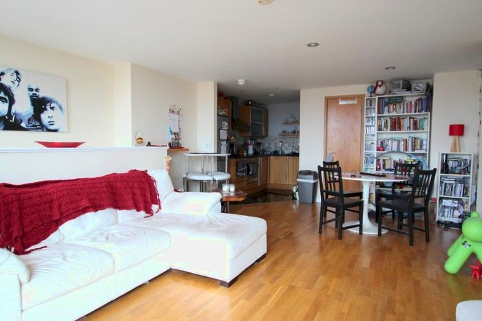 2 Bedroom Flat To Rent In Staten Court, Tradewind Square, Riverside, Liverpool, L1
