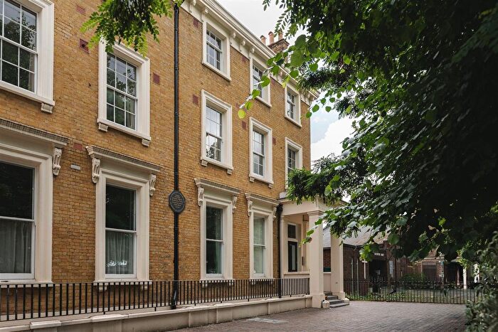 3 Bedroom Flat For Sale In Lower Clapton Road, Hackney, London, E5