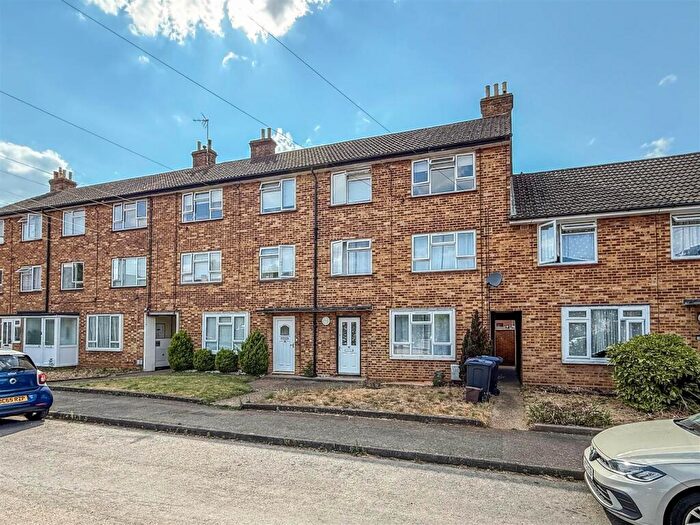 1 Bedroom Apartment For Sale In Edmunds Road, Hertford, SG14