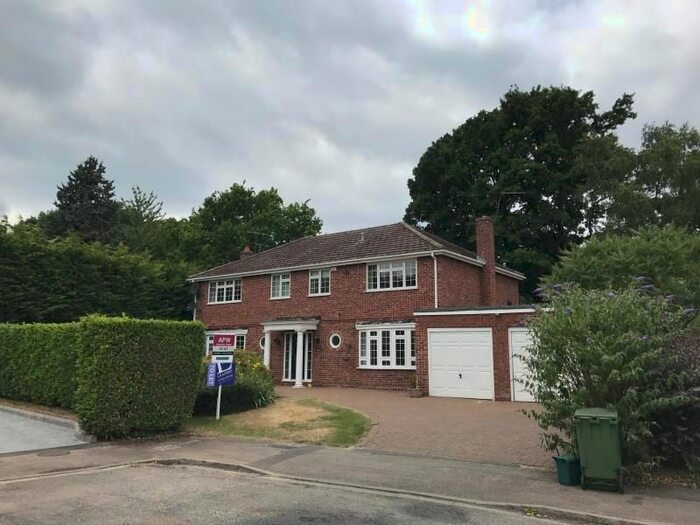 4 Bedroom Detached House To Rent In Pine Walk, Cobham, Surrey, KT11
