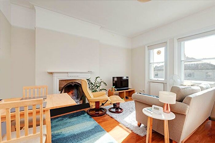 2 Bedroom Apartment To Rent In Belsize Park, London, NW3