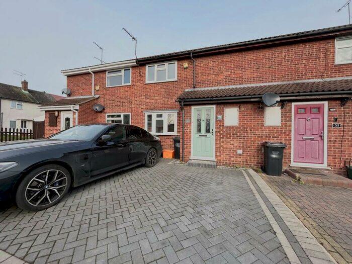2 Bedroom House To Rent In Vange, Basildon, SS16