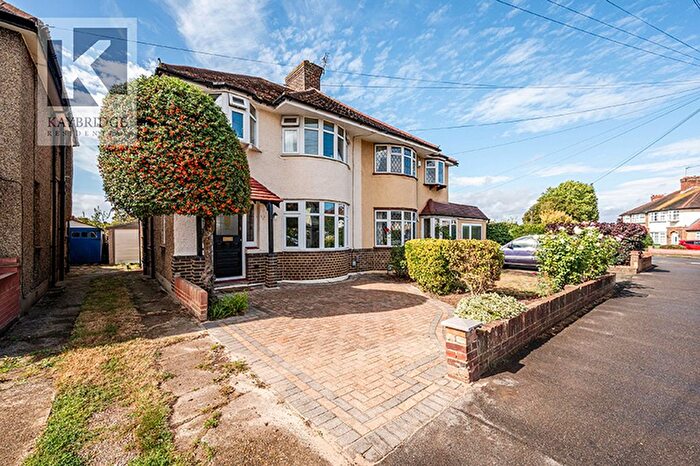 3 Bedroom Semi-Detached House For Sale In Lakehurst Road, Epsom, KT19