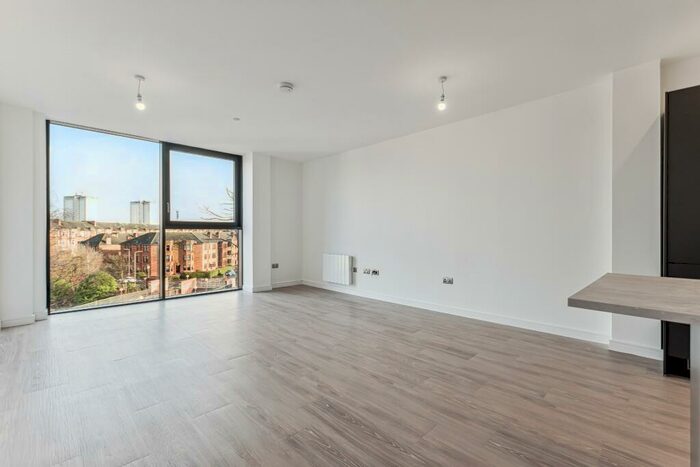 2 Bedroom Apartment To Rent In Inverlair Avenue, Flat /, Cathcart, Glasgow, G43