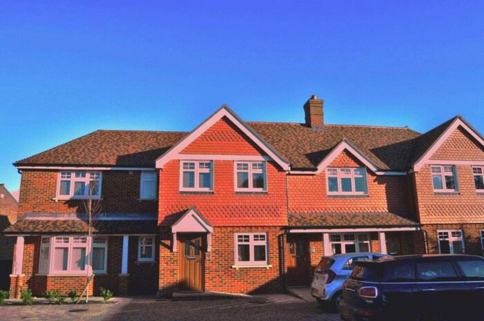 2 Bedroom Apartment To Rent In Portlock Road, Maidenhead, SL6