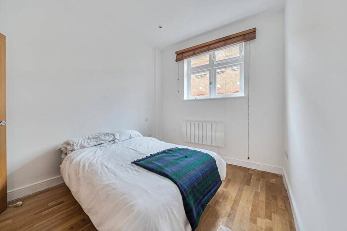 1 Bedroom Flat For Sale In Banner Street, Clerkenwell, London, EC1Y
