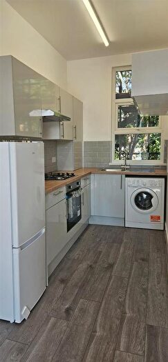 Studio To Rent In Isledon Road, London, N7