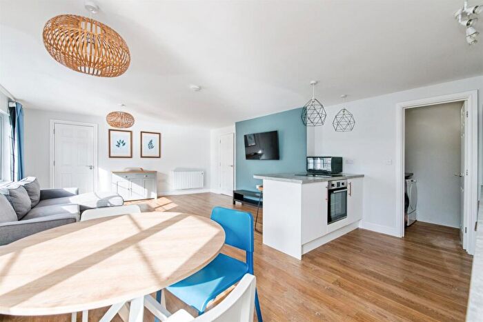 2 Bedroom Flat For Sale In Cowley Bridge Road, Exeter, EX4