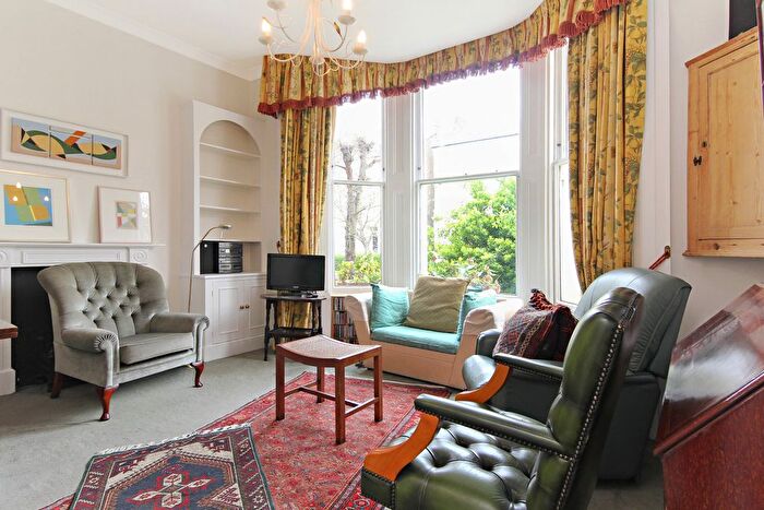 1 Bedroom Flat To Rent In Oxford Gardens, London, W10