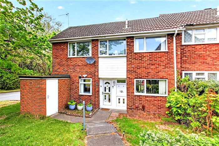 3 Bedroom End Of Terrace House For Sale In Bishopdale, Bracknell, Berkshire, RG12