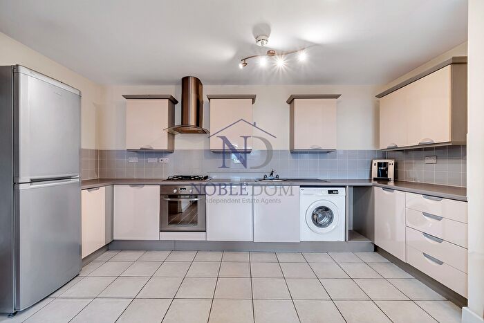 2 Bedroom Flat For Sale In Heath Road, Hounslow, TW3