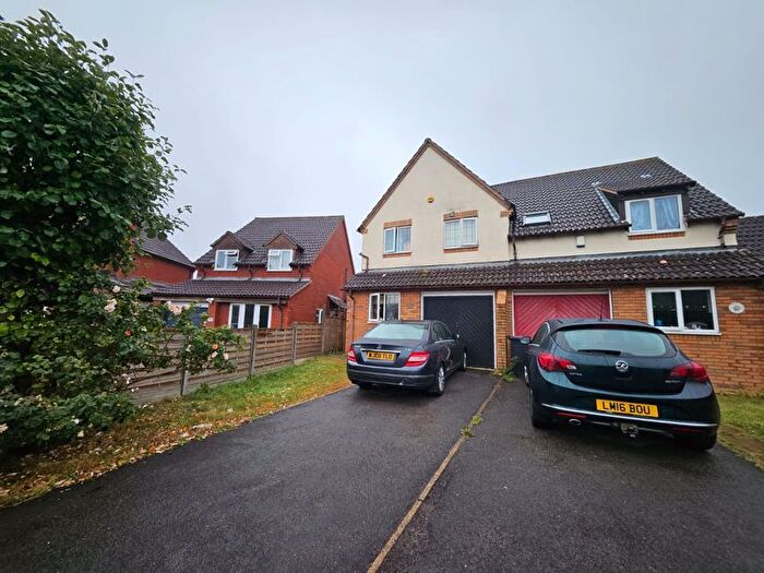 3 Bedroom Semi-Detached House To Rent In Oaktree Crescent, Bristol, BS32