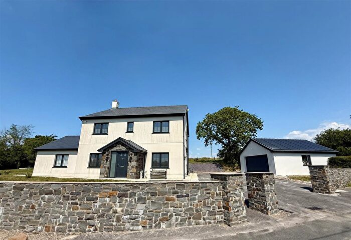 3 Bedroom Detached House For Sale In Foelgastell, Llanelli, SA14