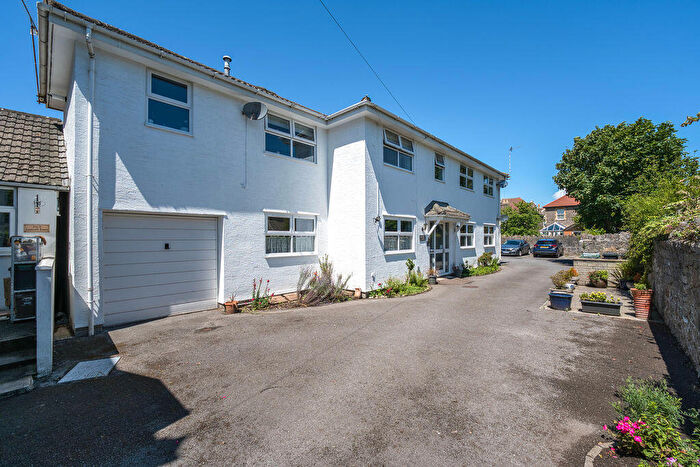 2 Bedroom Flat For Sale In Clarence Road North - Near Beach - Refurbished Flat, BS23