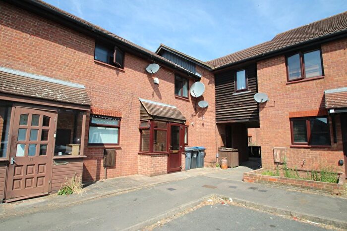 2 Bedroom Terraced House To Rent In Furtherfield Close, Croydon, CR0