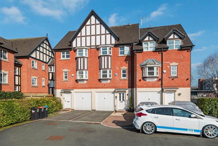 4 Bedroom Town House For Sale In Freshwater View, Northwich, CW8