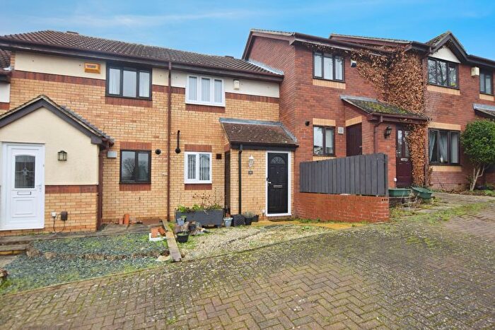 2 Bedroom Property To Rent In Dynevor Close, Bromham Village, Bedford, MK43