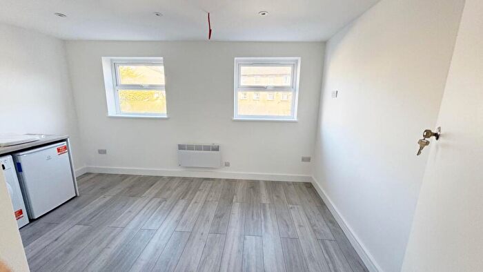 Studio To Rent In Edmeston Close, Homerton, E9