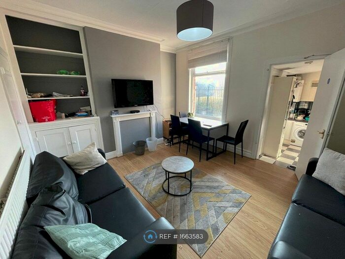 5 Bedroom Terraced House To Rent In Bentley Lane, Leeds, LS6