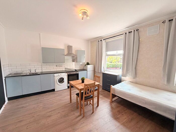 1 Bedroom Studio To Rent In Barlow Moor Road, Chorlton-Cum-Hardy, M21
