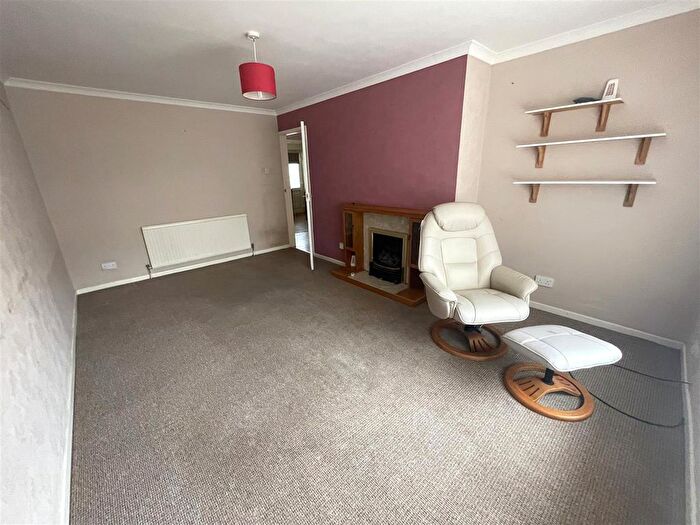 2 Bedroom Bungalow For Sale In Oldmixon Road, Weston-Super-Mare, BS24