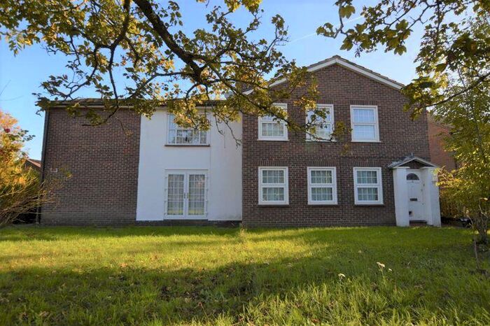 2 Bedroom Maisonette To Rent In Wellington Road, Hatch End, HA5