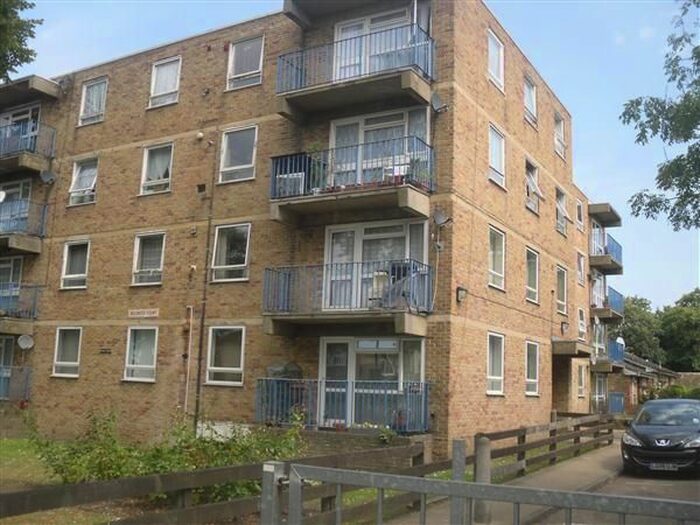 2 Bedroom Flat To Rent In Leigham Court Road, London, SW16