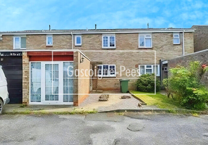 3 Bedroom House To Rent In Stukeley Close, Basingstoke, RG21