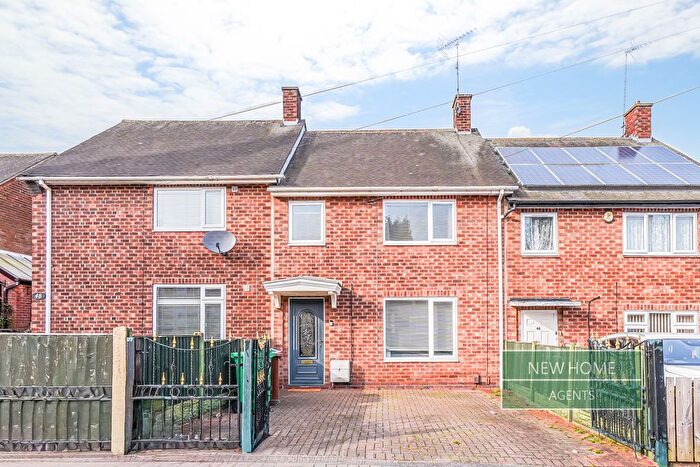 3 Bedroom Terraced House For Sale In Beckhampton Road, Nottingham, NG5