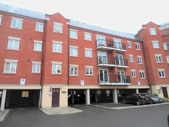 2 Bedroom Flat To Rent In Brookbank Close, Cheltenham, GL50